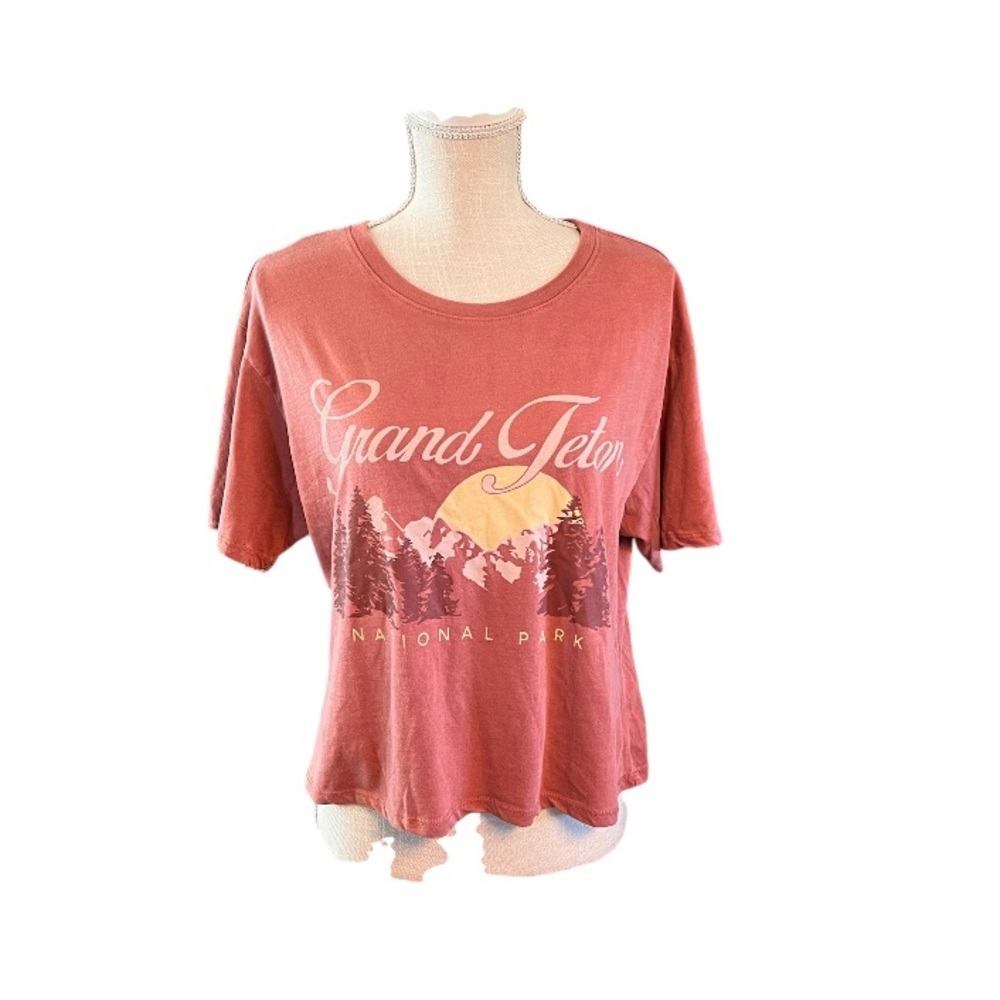Cropped tee